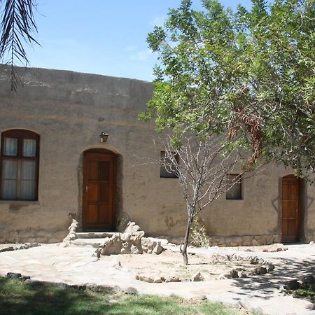 Fort Sesfontein Lodge & Safaris מראה חיצוני תמונה