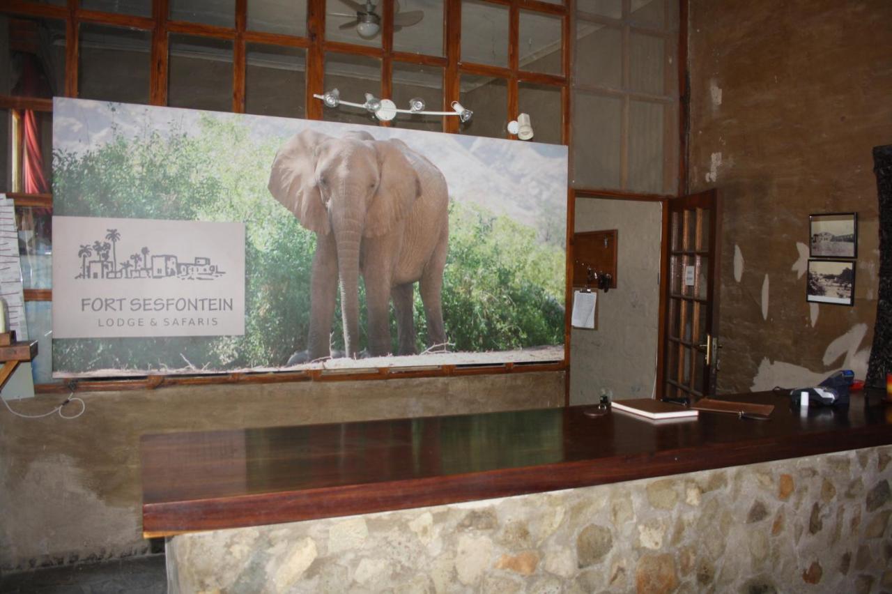 Fort Sesfontein Lodge & Safaris מראה חיצוני תמונה
