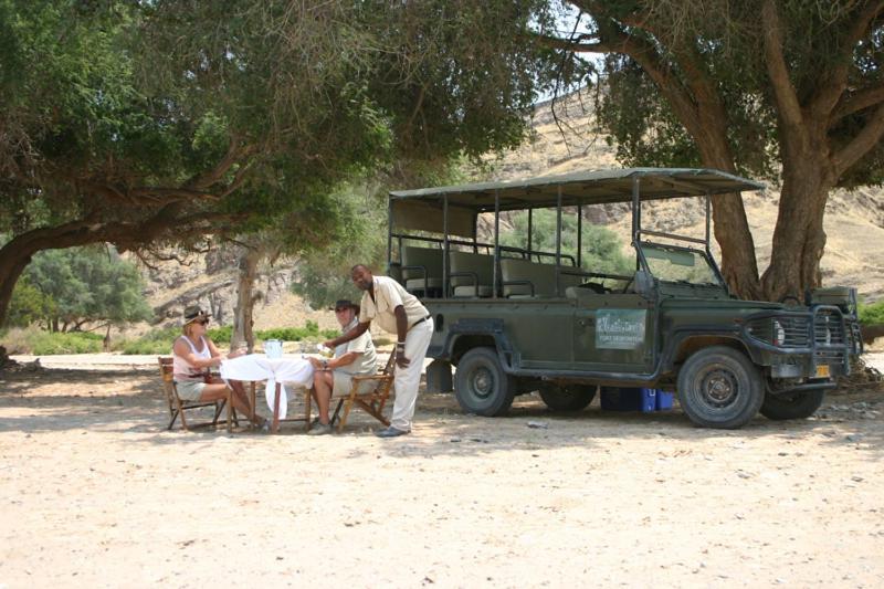 Fort Sesfontein Lodge & Safaris מראה חיצוני תמונה